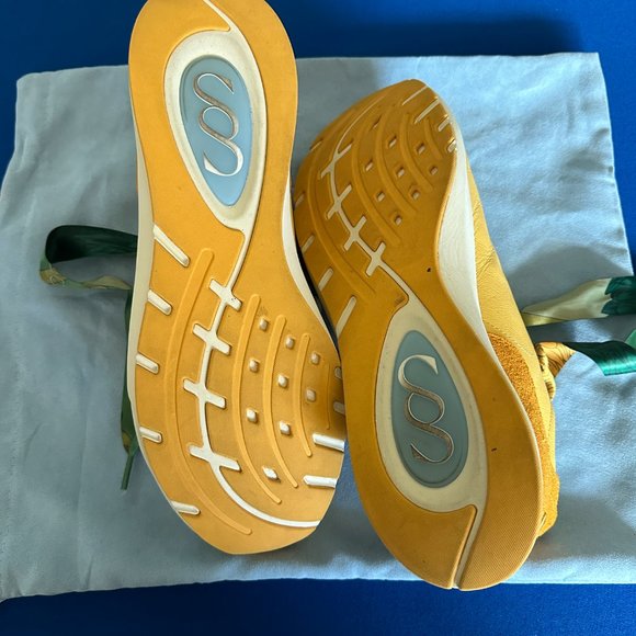 By Saysh - Allyson Felix - amazing yellow sneakers, size 12.5! LIKE NEW! - Picture 5 of 6